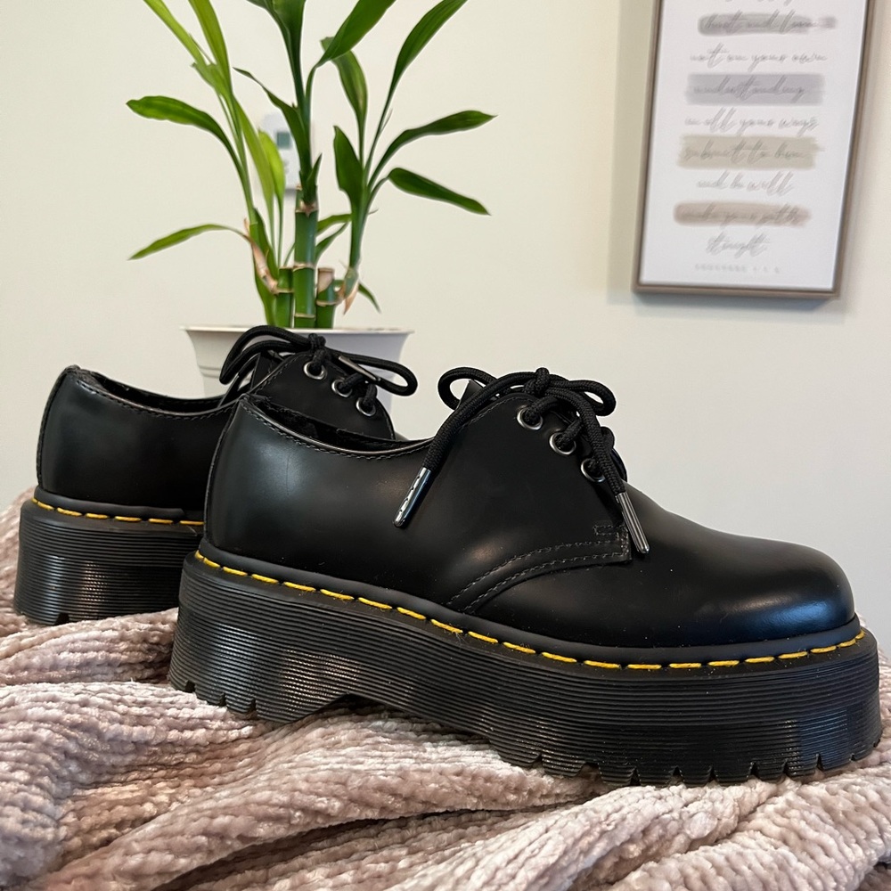 Dr Martens
Black Platform Women's Shoes